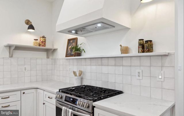 5516 CEDAR AVE, Philadelphia, PA 19143