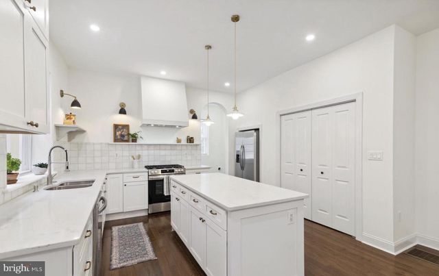 5516 CEDAR AVE, Philadelphia, PA 19143