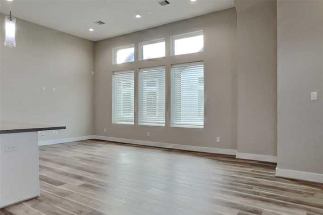 5902 Gardendale Drive F, Houston, TX 77092