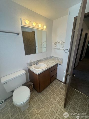 11752 Burke Avenue N, Seattle, WA 98133