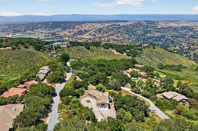 25955 Colt Lane, Carmel Valley, CA 93924