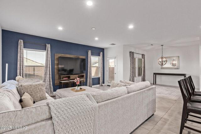 12767 E Joffroy Drive, Vail, AZ 85641