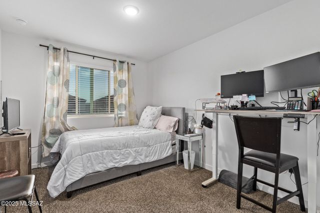 12767 E Joffroy Drive, Vail, AZ 85641