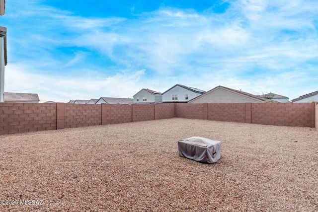 12767 E Joffroy Drive, Vail, AZ 85641