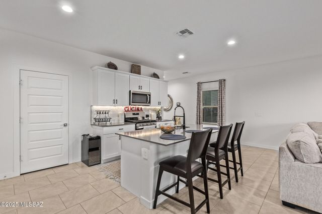 12767 E Joffroy Drive, Vail, AZ 85641