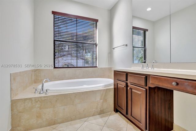 12430 NW 32nd Mnr, Sunrise, FL 33323