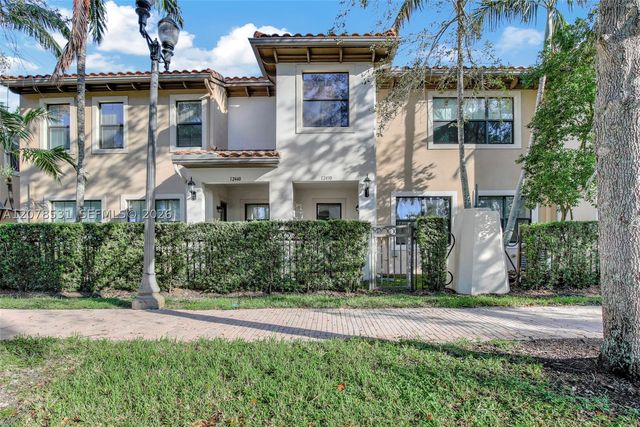 12430 NW 32nd Mnr, Sunrise, FL 33323
