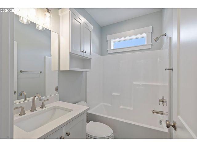333 Se Oar Ave, Lincoln City, OR 97367