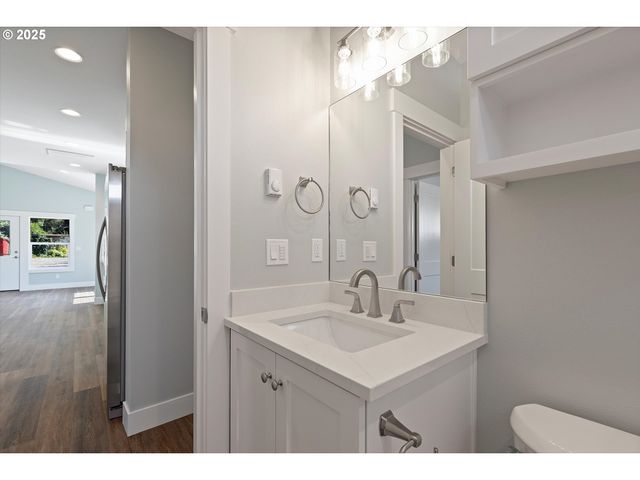 333 Se Oar Ave, Lincoln City, OR 97367