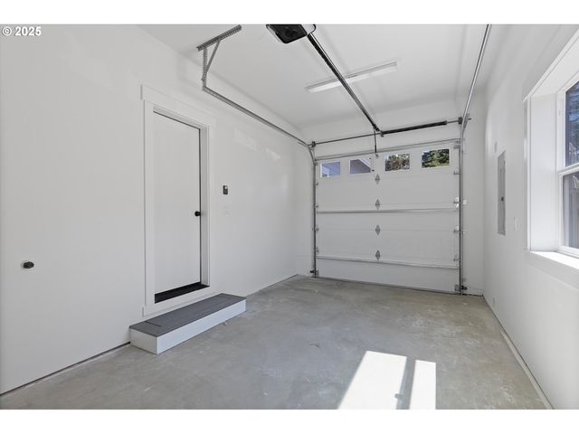 333 Se Oar Ave, Lincoln City, OR 97367