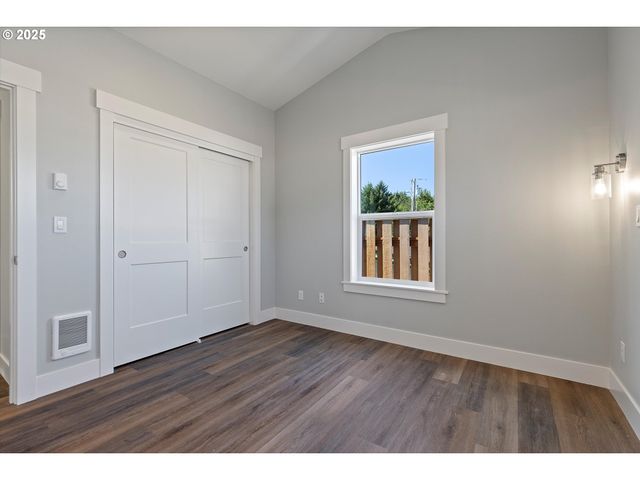 333 Se Oar Ave, Lincoln City, OR 97367