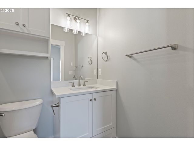 333 Se Oar Ave, Lincoln City, OR 97367