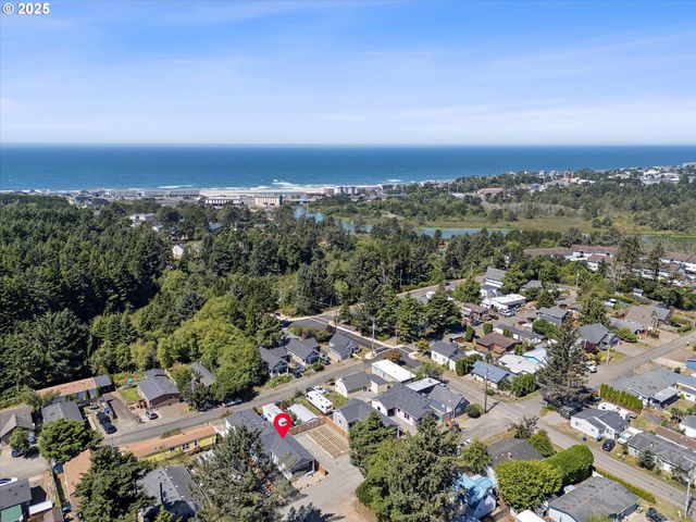 333 Se Oar Ave, Lincoln City, OR 97367
