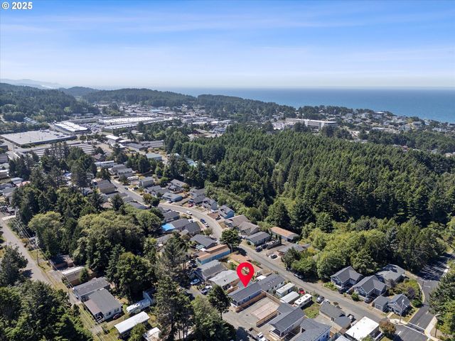 333 Se Oar Ave, Lincoln City, OR 97367
