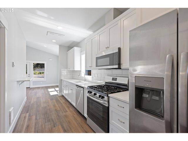 333 Se Oar Ave, Lincoln City, OR 97367