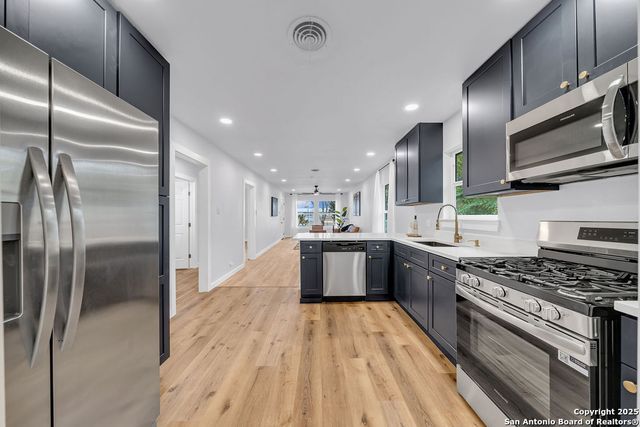 215 Cunningham Ave., San Antonio, TX 78215