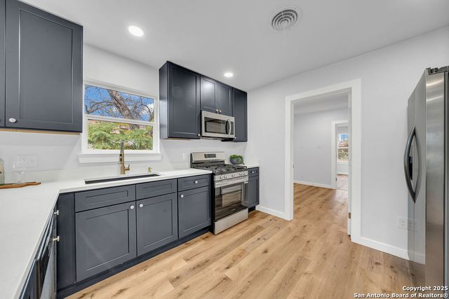 215 Cunningham Ave., San Antonio, TX 78215