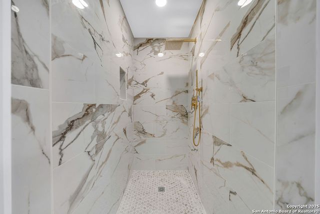 215 Cunningham Ave., San Antonio, TX 78215