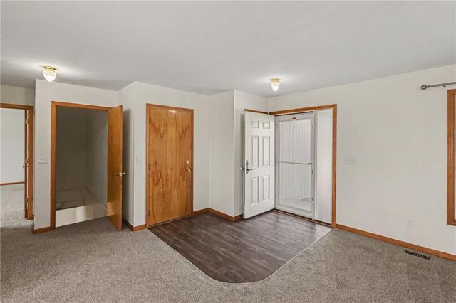 21051 Hemphill Road, Tonganoxie, KS 66086