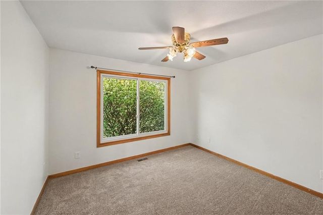 21051 Hemphill Road, Tonganoxie, KS 66086