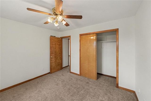 21051 Hemphill Road, Tonganoxie, KS 66086