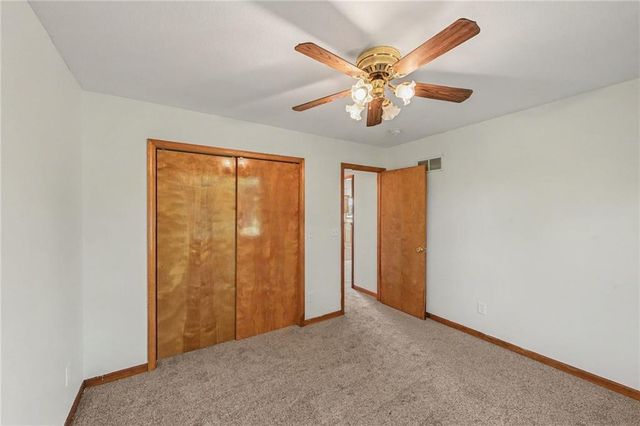21051 Hemphill Road, Tonganoxie, KS 66086