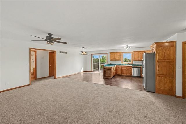 21051 Hemphill Road, Tonganoxie, KS 66086