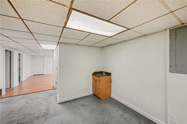 21051 Hemphill Road, Tonganoxie, KS 66086