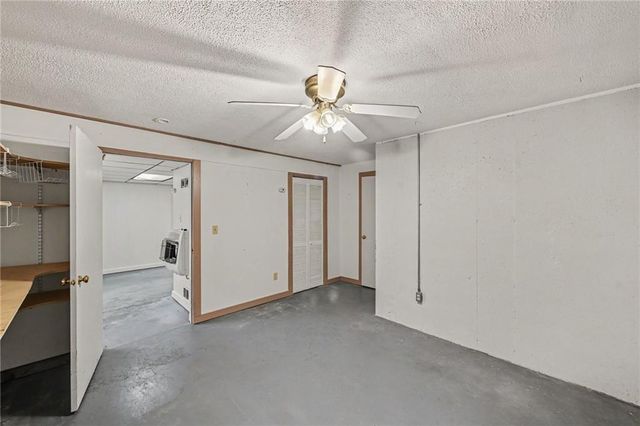 21051 Hemphill Road, Tonganoxie, KS 66086