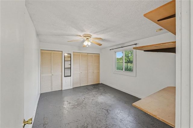 21051 Hemphill Road, Tonganoxie, KS 66086