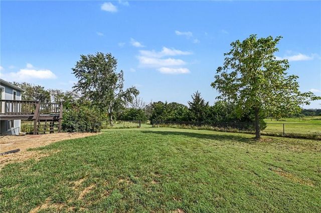 21051 Hemphill Road, Tonganoxie, KS 66086