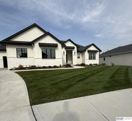 20542 Hartman Avenue, Elkhorn, NE 68022