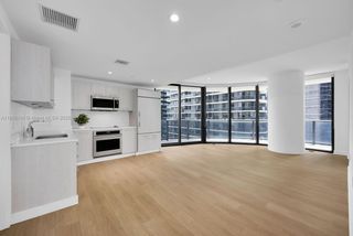 45 SW 9th St 2101, Miami, FL 33130