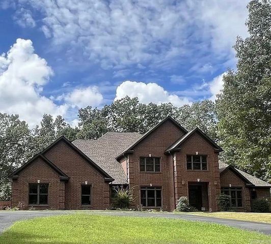 847 Woodland Hills Drive, Mountain View, AR 72560