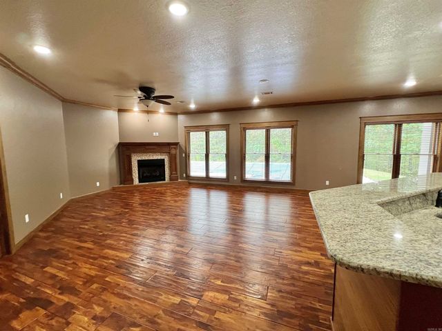 847 Woodland Hills Drive, Mountain View, AR 72560