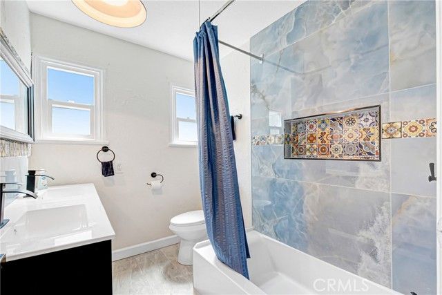 7422 Brighton, Los Angeles, CA 90047