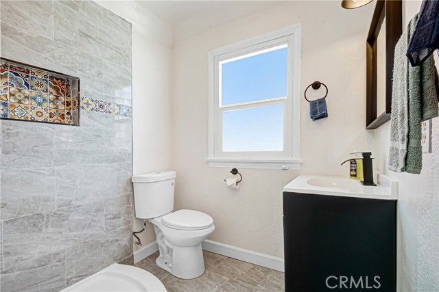 7422 Brighton, Los Angeles, CA 90047