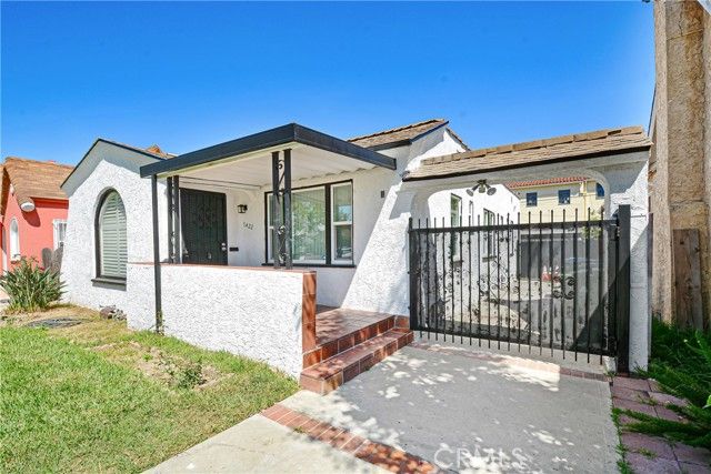 7422 Brighton, Los Angeles, CA 90047