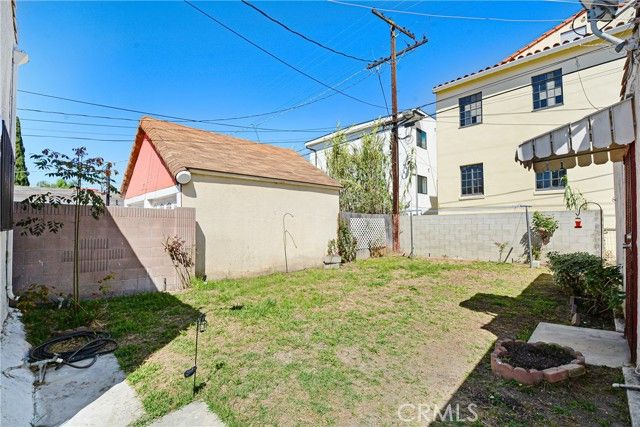 7422 Brighton, Los Angeles, CA 90047
