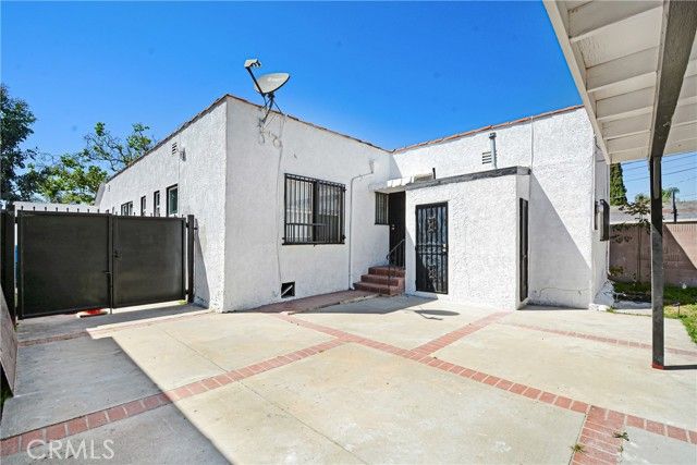 7422 Brighton, Los Angeles, CA 90047