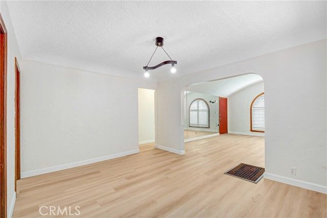 7422 Brighton, Los Angeles, CA 90047