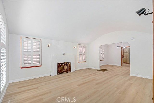 7422 Brighton, Los Angeles, CA 90047