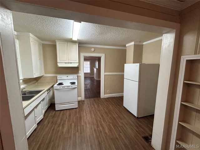 2027 MCKINLEY Avenue, Montgomery, AL 36107
