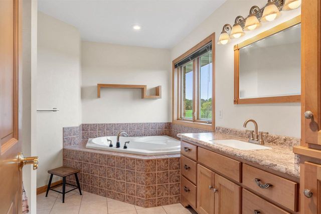 4140 GEMSTONE TRAIL, Green Bay, WI 54311