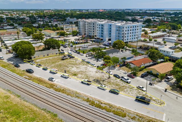 901 S H Street, Lake Worth Beach, FL 33460