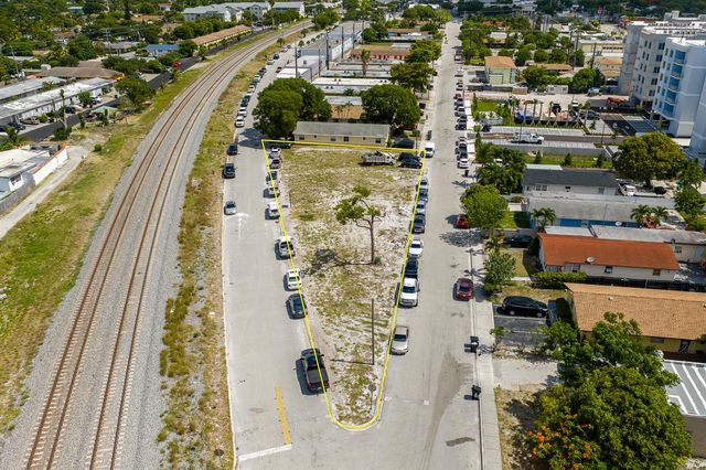 901 S H Street, Lake Worth Beach, FL 33460
