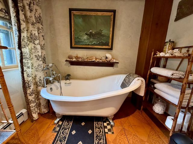 162 Rt. 6A, Yarmouth Port, MA 02675