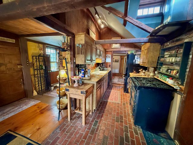 162 Rt. 6A, Yarmouth Port, MA 02675
