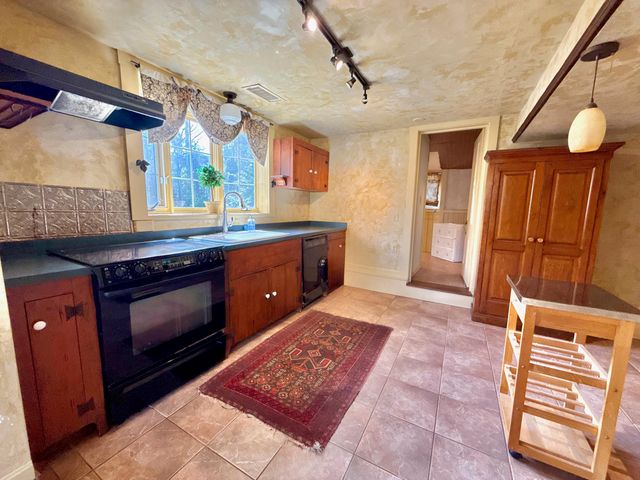 162 Rt. 6A, Yarmouth Port, MA 02675