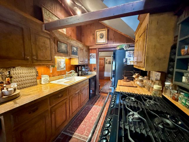 162 Rt. 6A, Yarmouth Port, MA 02675
